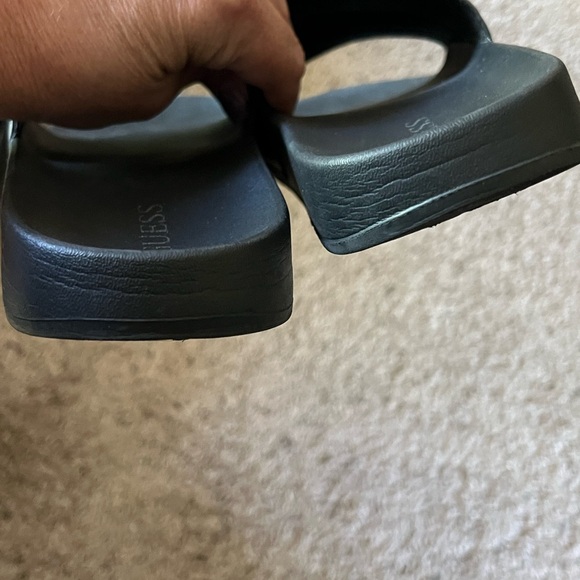 Guess Embossed Black Slides - Picture 4 of 4